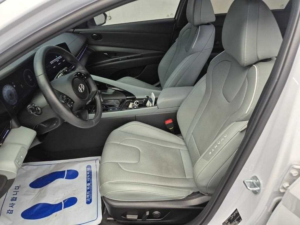 HYUNDAI Avante - Vista 11