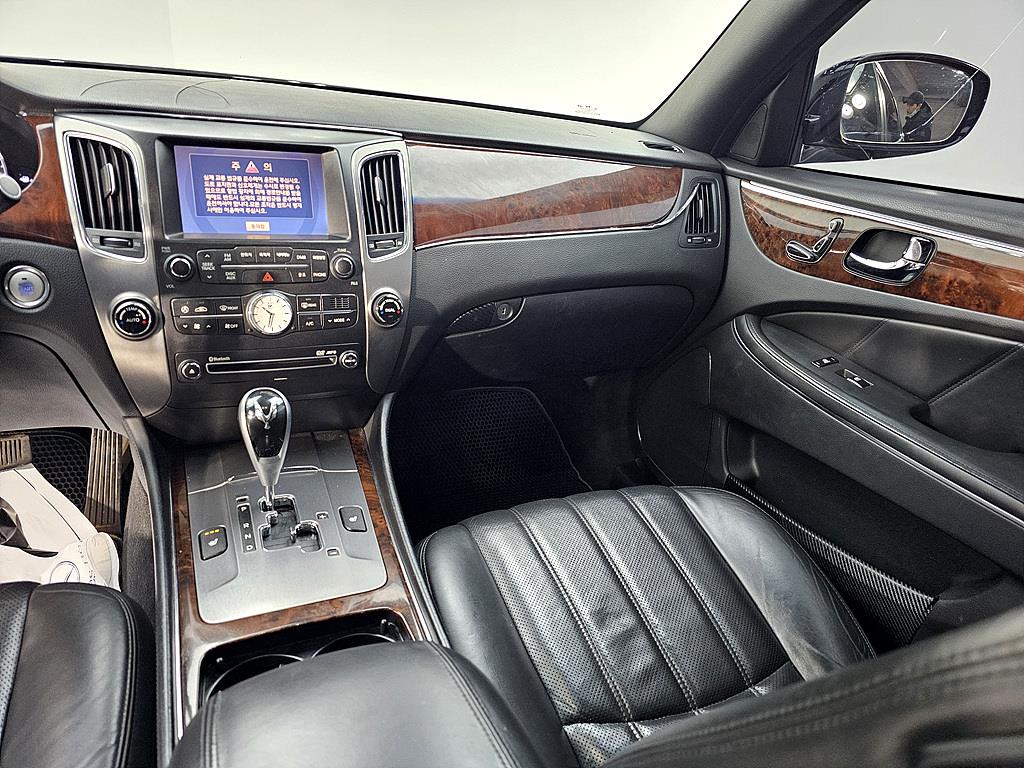 HYUNDAI Equus - Vista 10