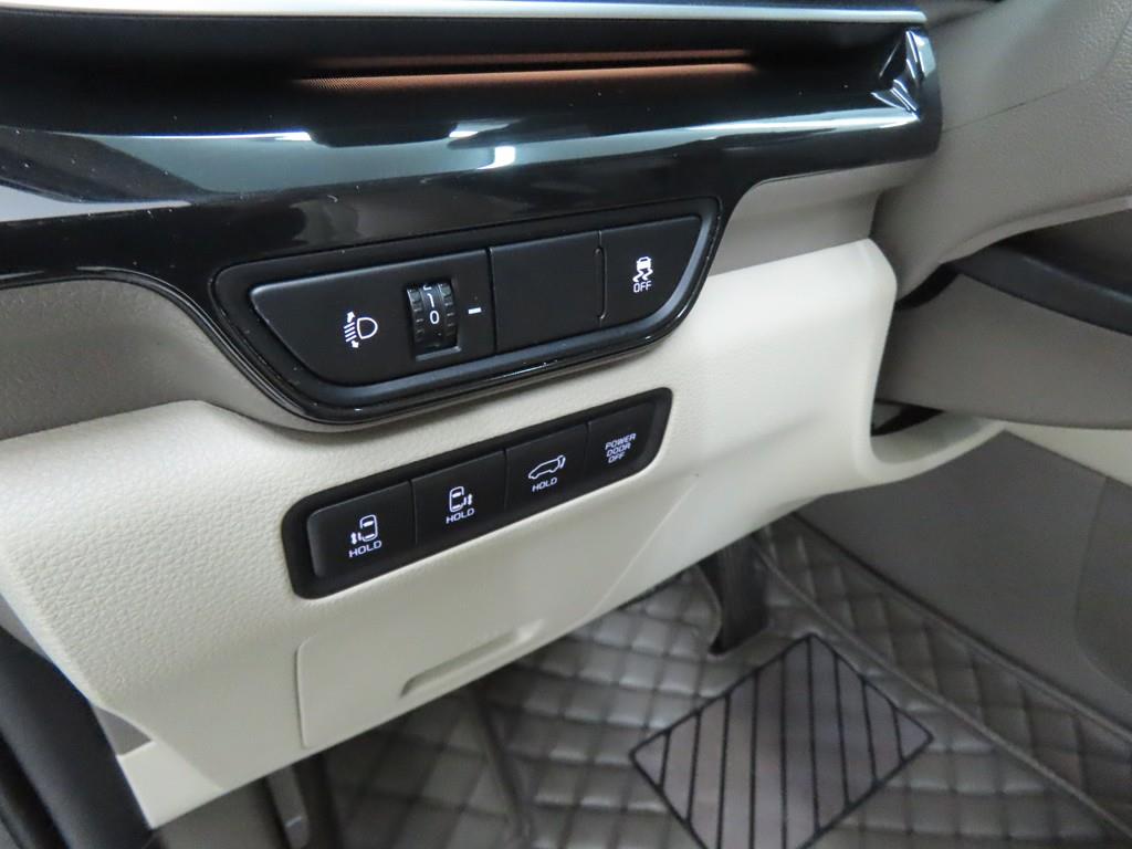 KIA Carnival - Vista 10