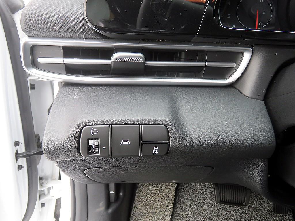 HYUNDAI Avante - Vista 9