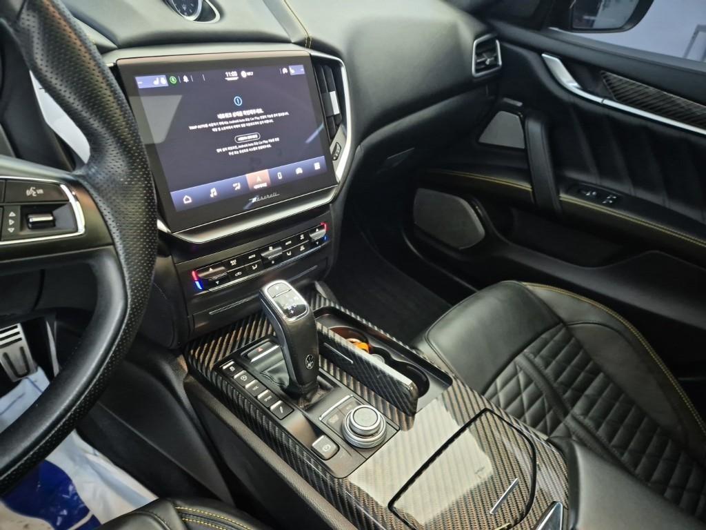 Maserati Ghibli - Vista 10