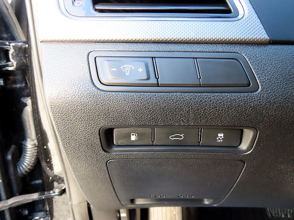 HYUNDAI Sonata - Vista 12