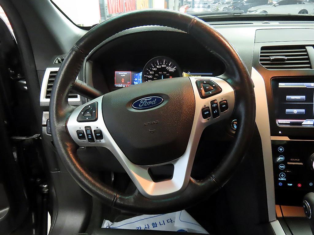 Ford Explorer - Vista 8