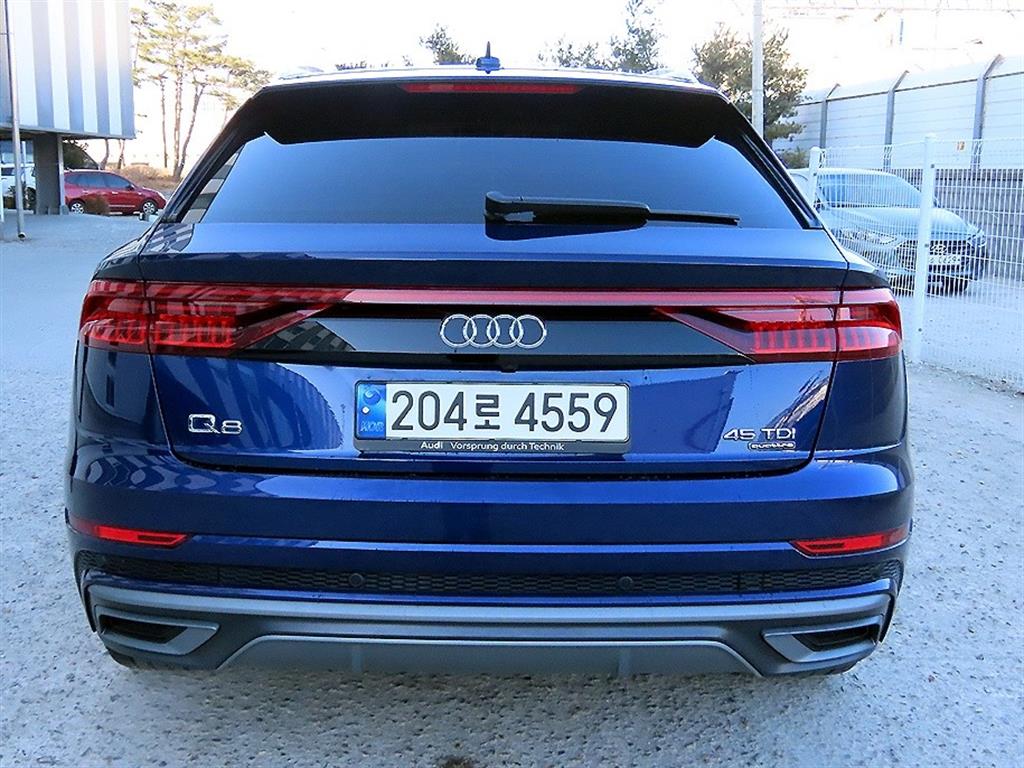 Audi Q8 - Vista 4