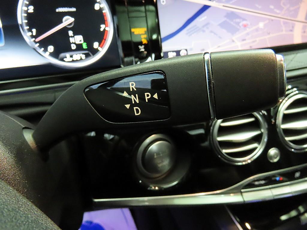 Mercedes Benz S Class - Vista 12