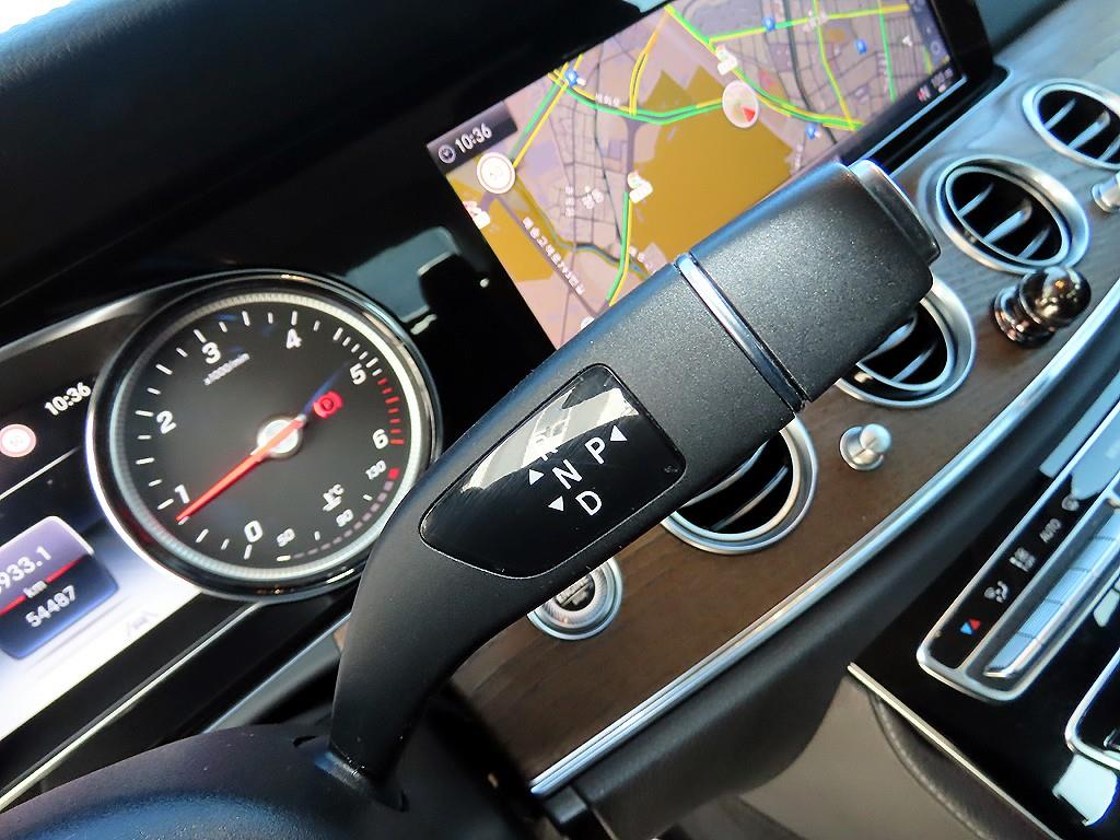 Mercedes Benz E class - Vista 10