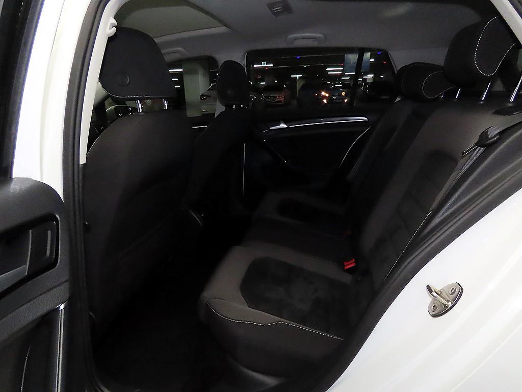 Volkswagen Golf - Vista 7