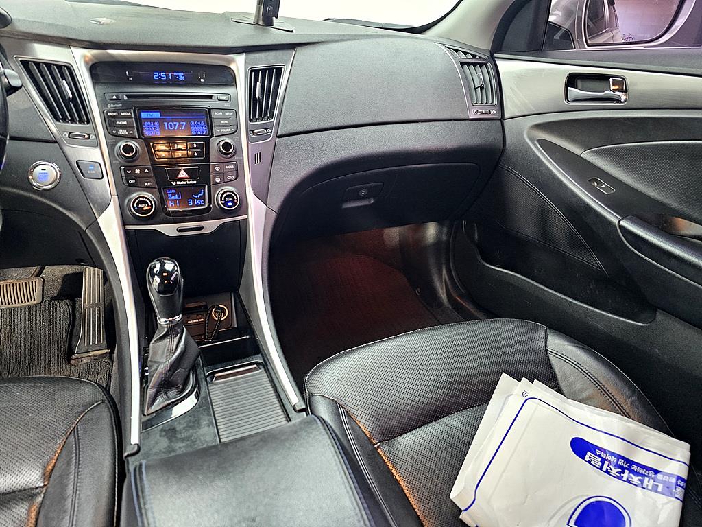 HYUNDAI Sonata - Vista 10