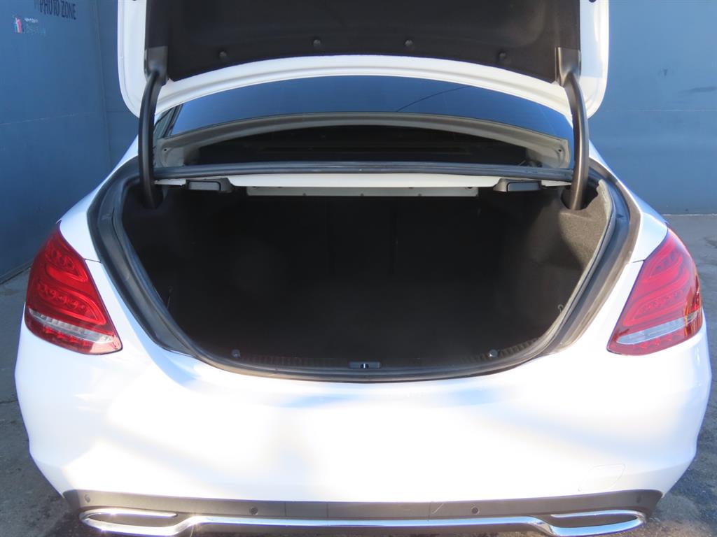 Mercedes Benz C Class - Vista 9