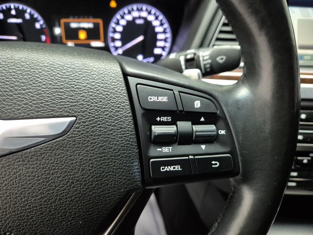 HYUNDAI Genesis - Vista 7