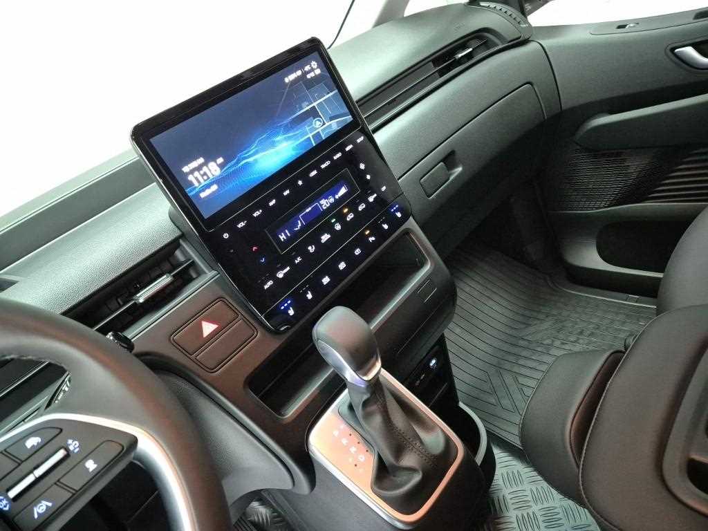 HYUNDAI Staria - Vista 10