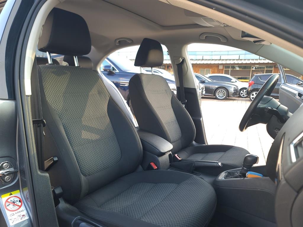 Volkswagen Jetta - Vista 9