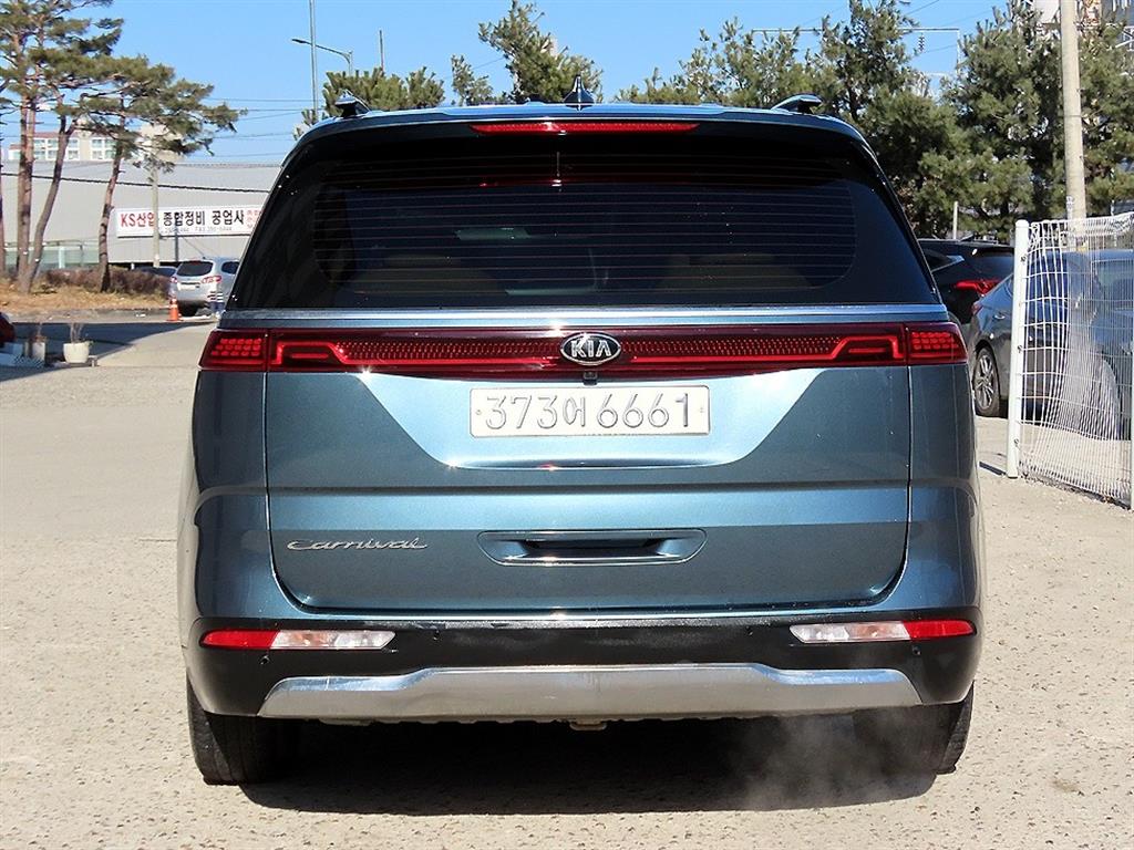 KIA Carnival - Vista 4