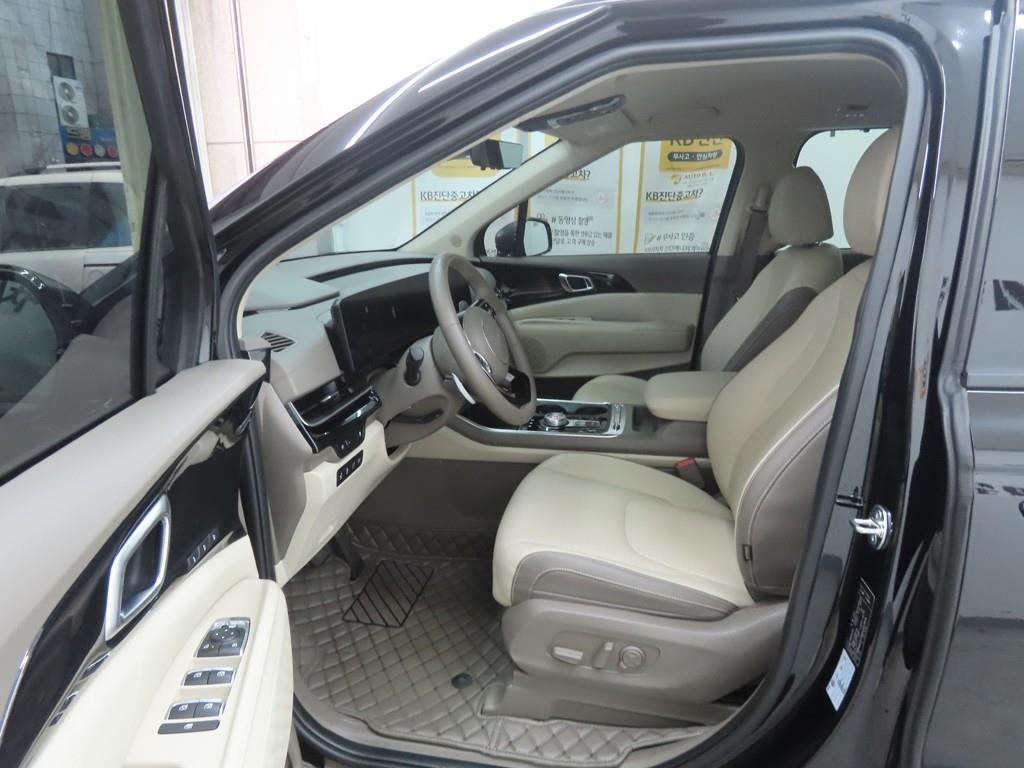KIA Carnival - Vista 5