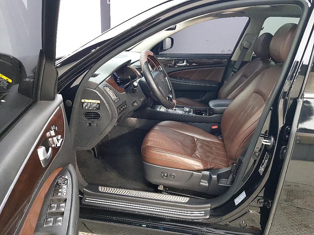 HYUNDAI Equus - Vista 8