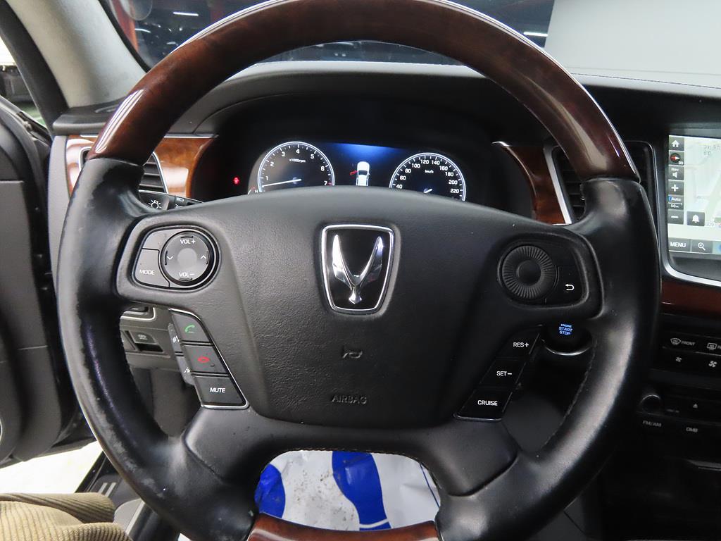 HYUNDAI Equus - Vista 8