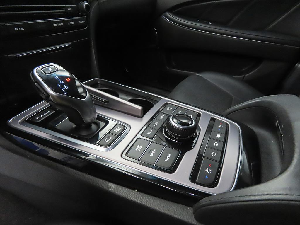 HYUNDAI Equus - Vista 12