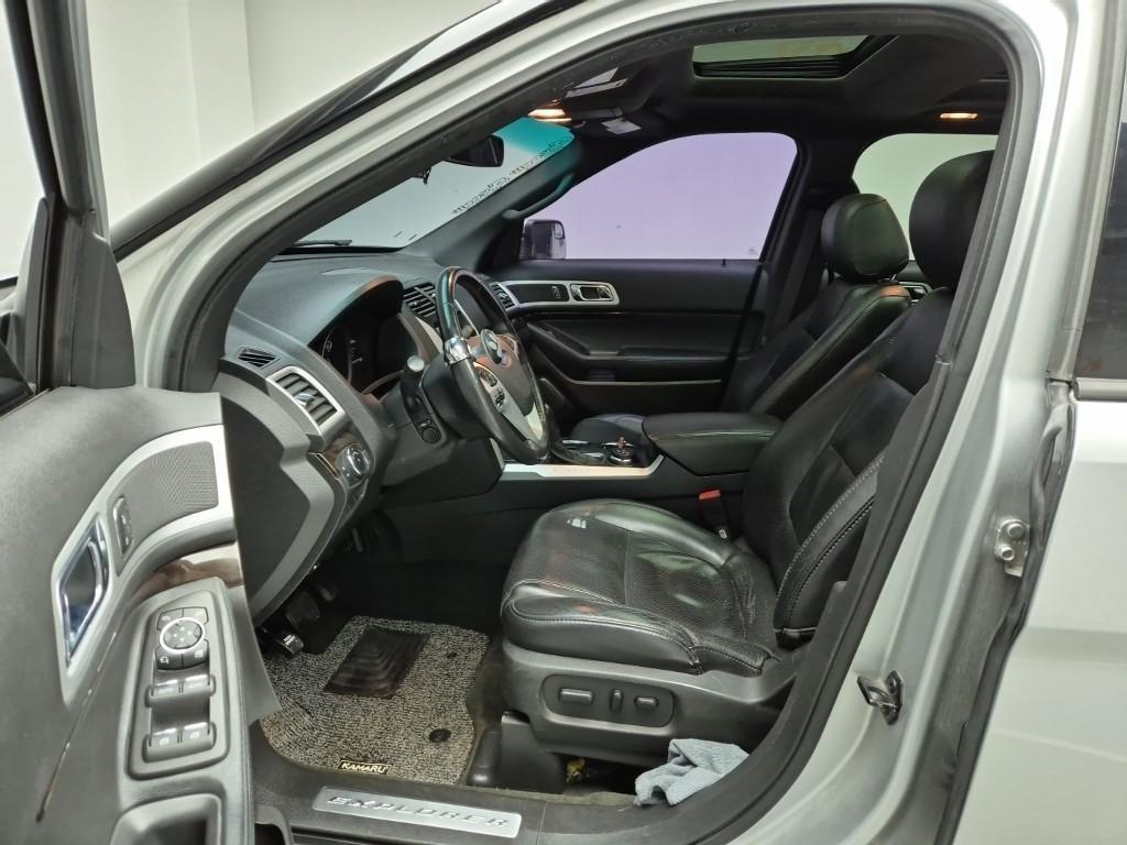 Ford Explorer - Vista 12