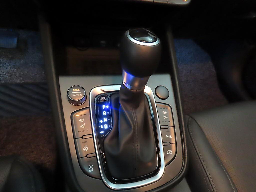 HYUNDAI Kona - Vista 12