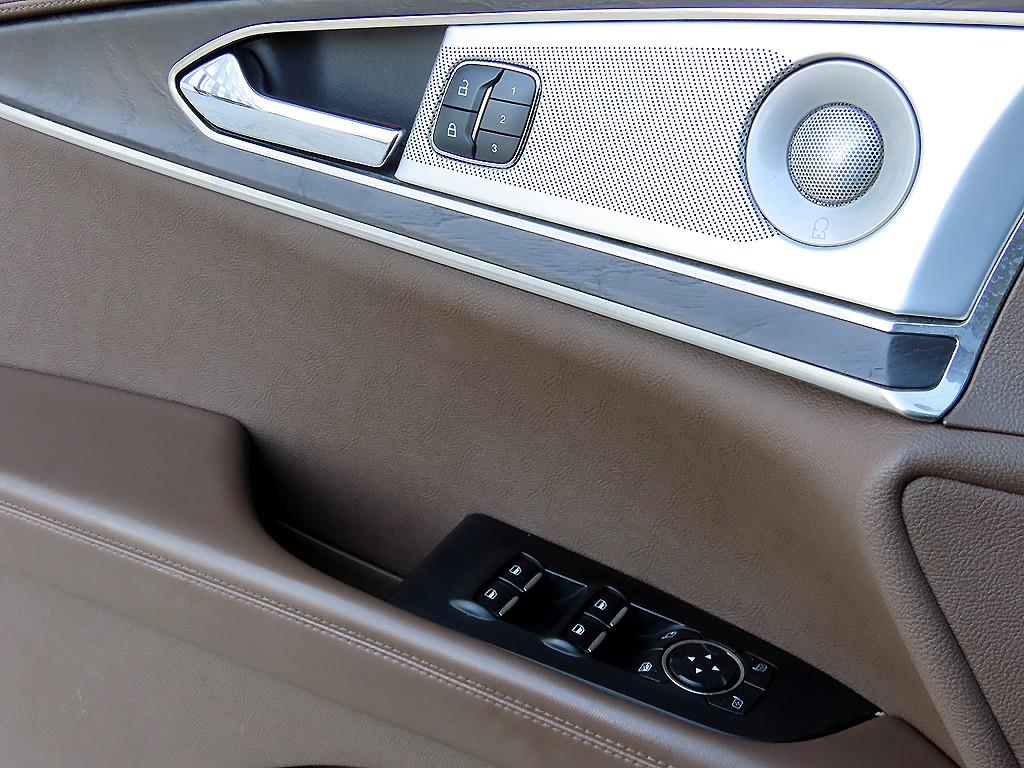 Lincoln MKX - Vista 11