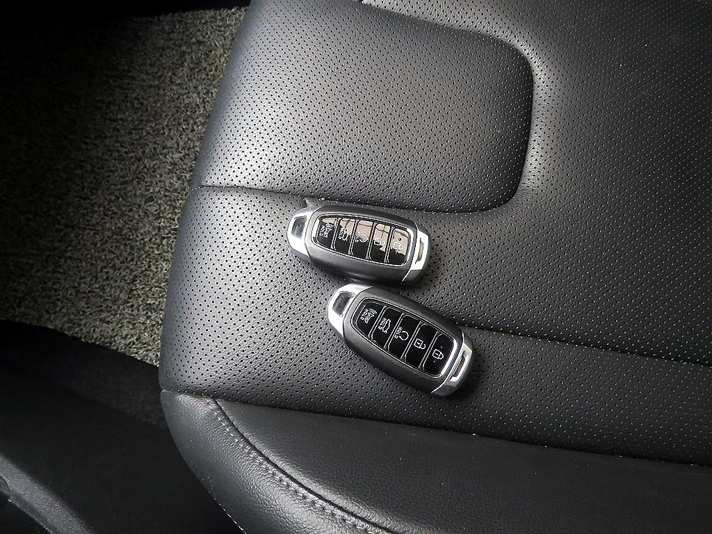 HYUNDAI Avante 2023 Blanco - Importación desde Corea - HF Imports Iquique - Foto 17