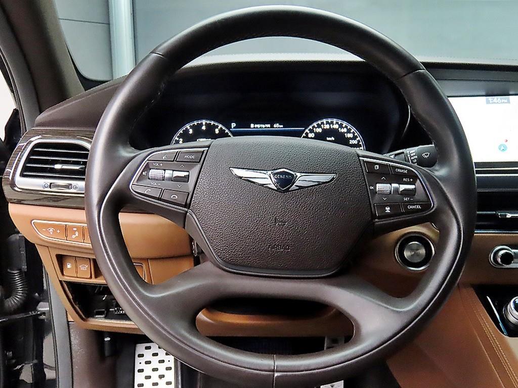 Genesis G90 - Vista 9