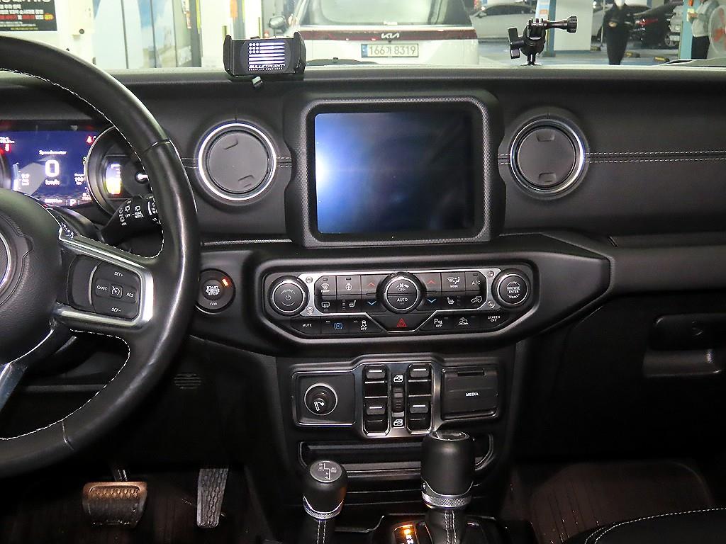 Jeep Wrangler - Vista 11