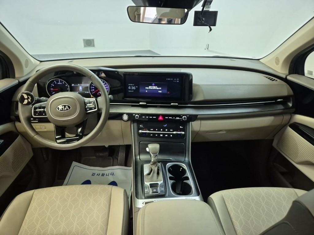 KIA Carnival - Vista 5