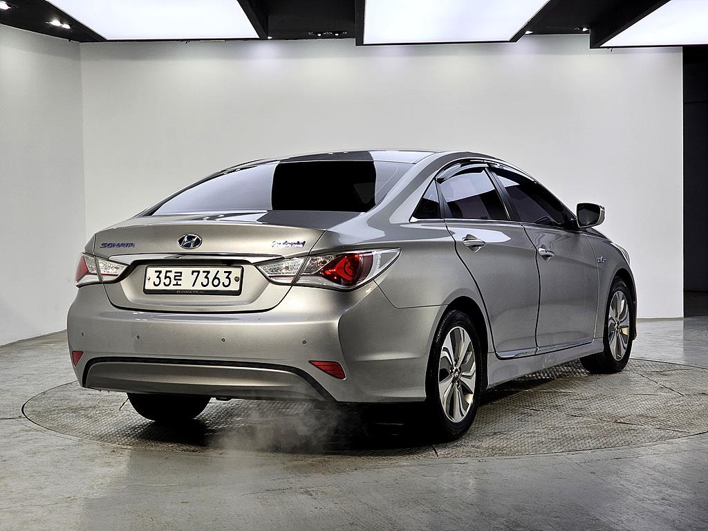 HYUNDAI Sonata - Vista 4