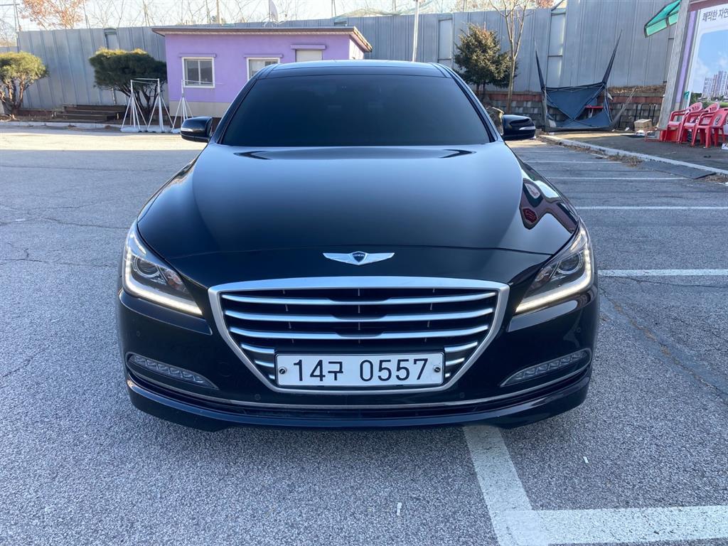 HYUNDAI Genesis - Vista 2