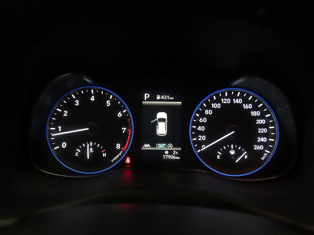 HYUNDAI Kona - Vista 9