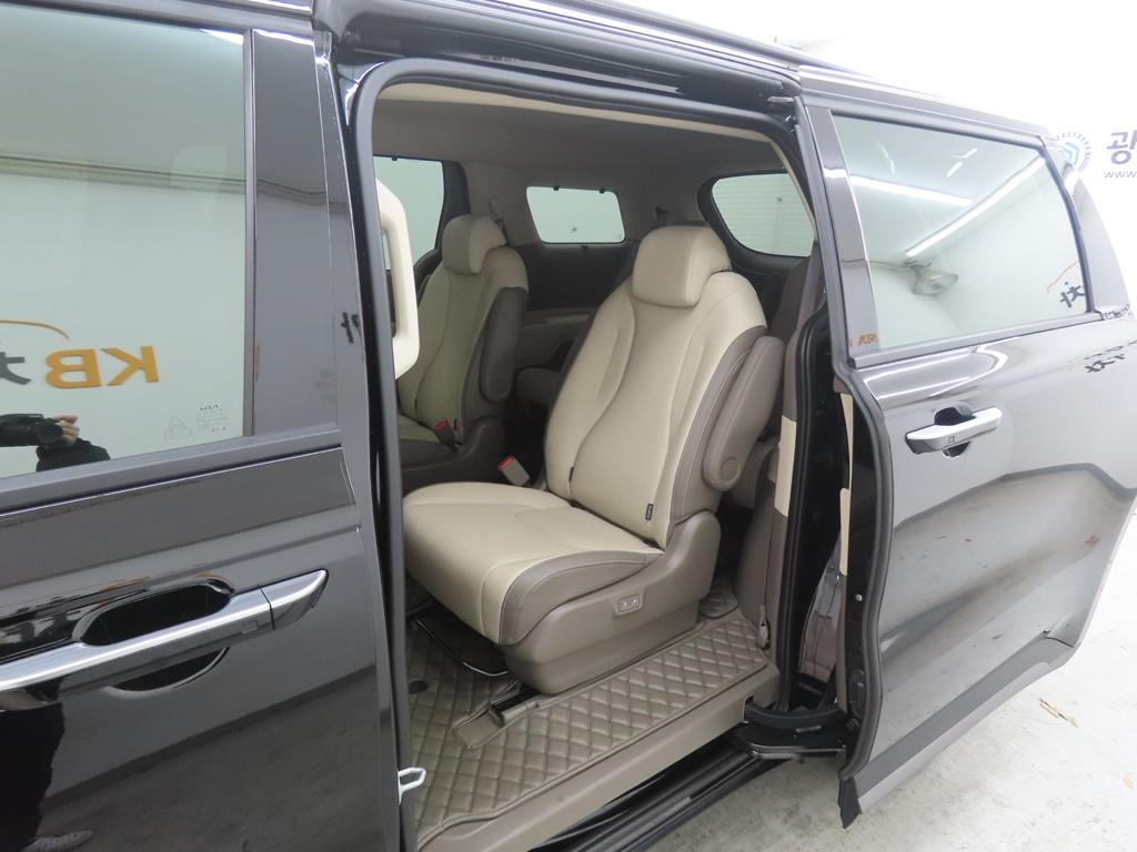 KIA Carnival - Vista 6