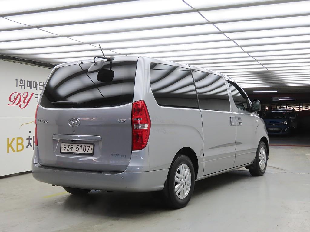 HYUNDAI Starex - Vista 4