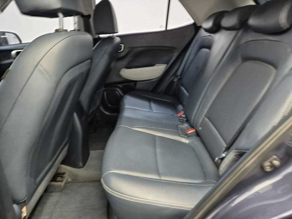 HYUNDAI Venue - Vista 12