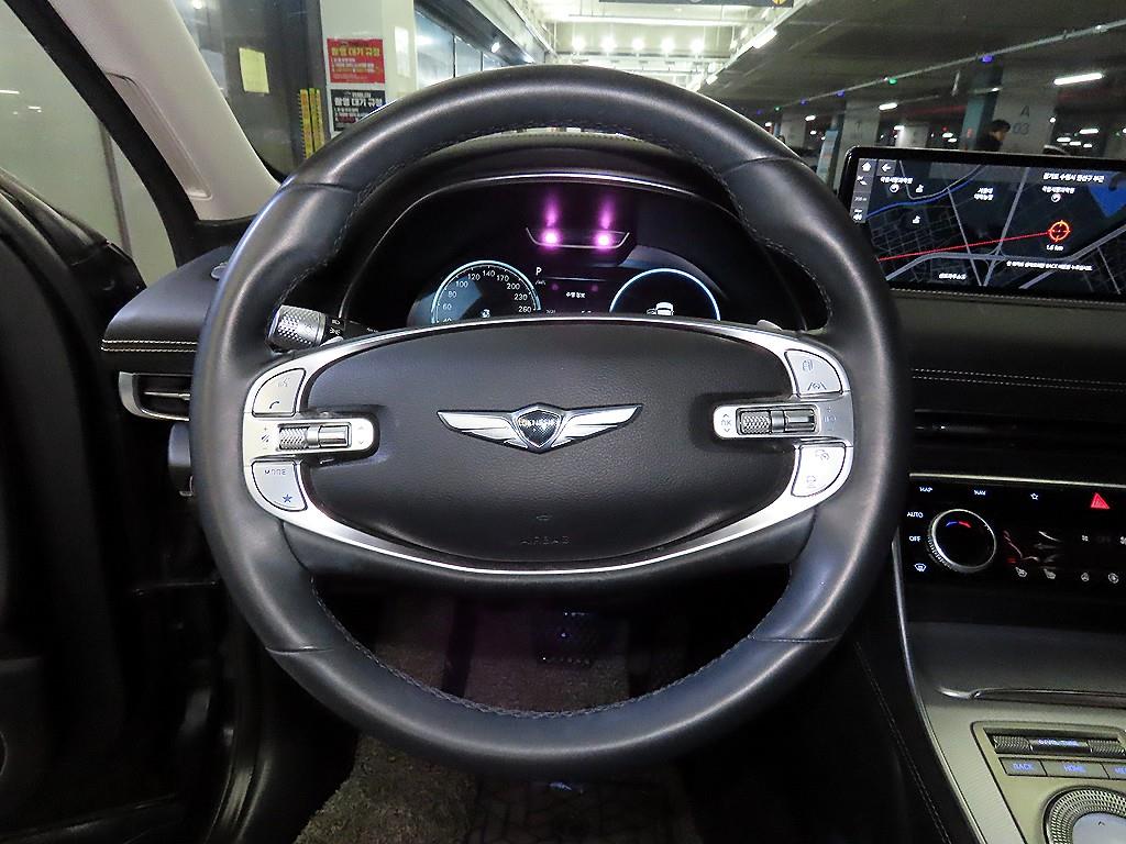 Genesis GV80 - Vista 8