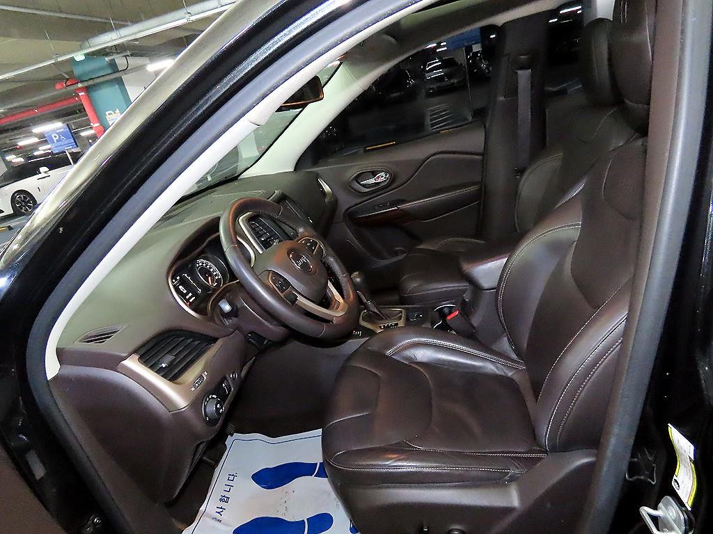 Jeep Cherokee - Vista 6