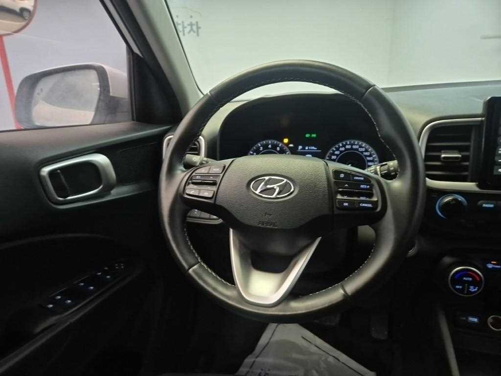 HYUNDAI Venue - Vista 9