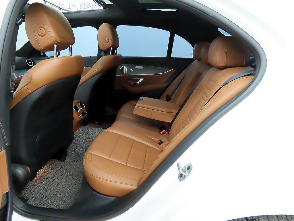 Mercedes Benz E class - Vista 6