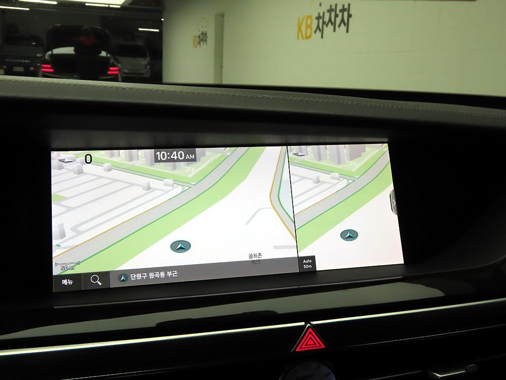 Genesis G90 - Vista 9