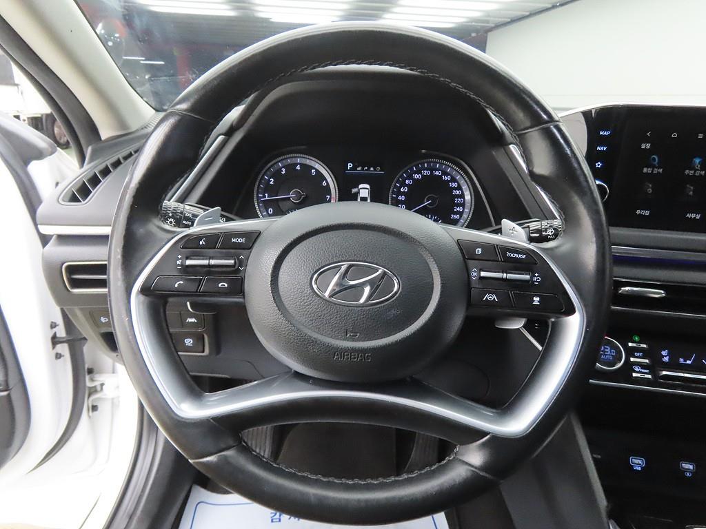 HYUNDAI Sonata - Vista 8