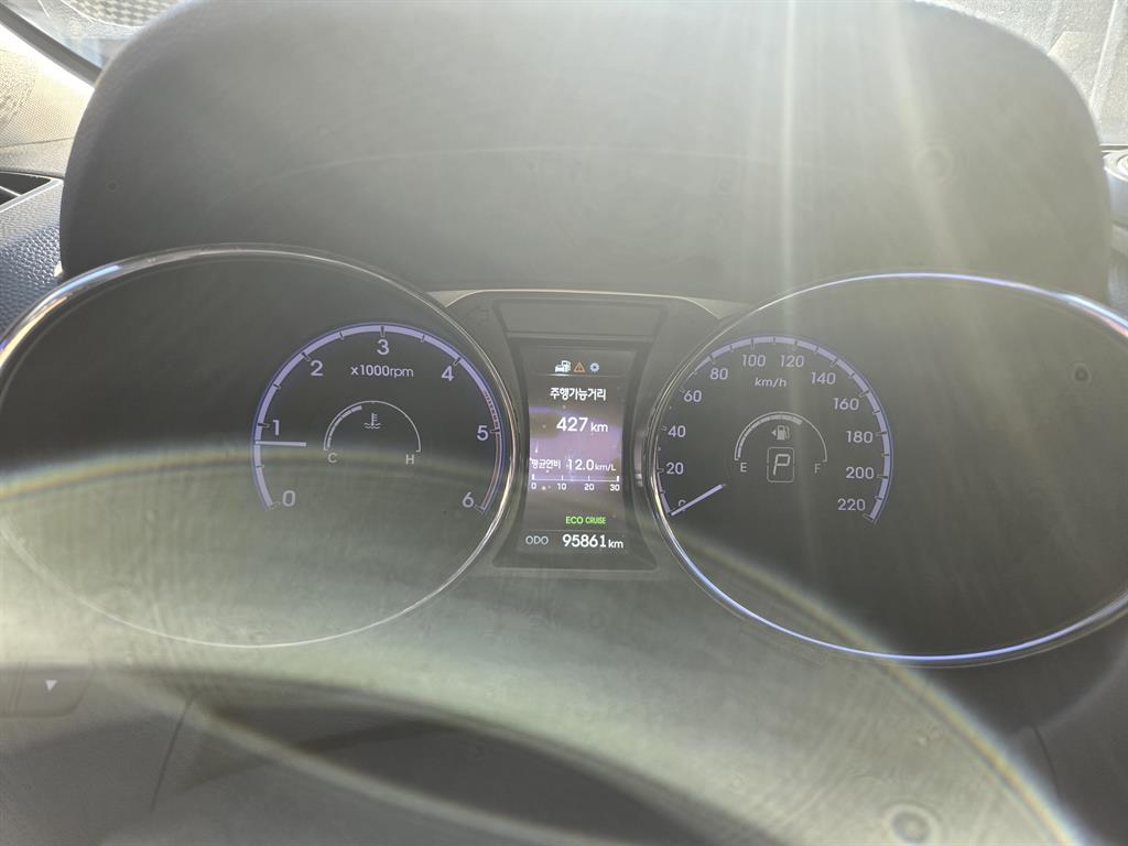 HYUNDAI Tucson - Vista 9