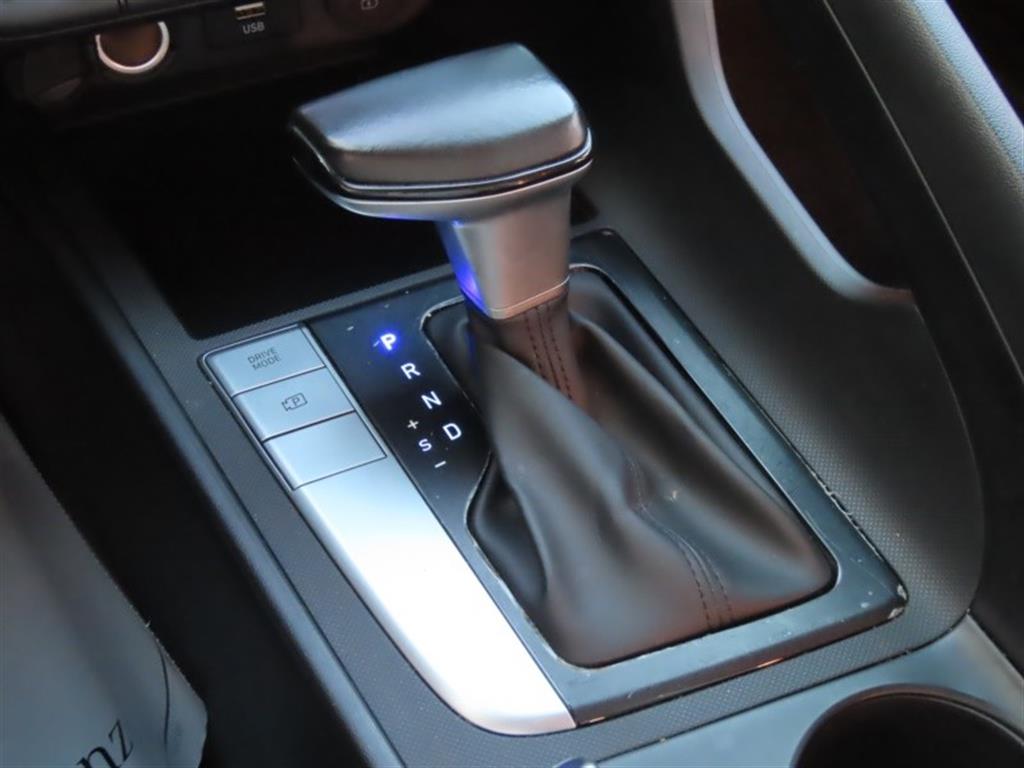 HYUNDAI Avante - Vista 11