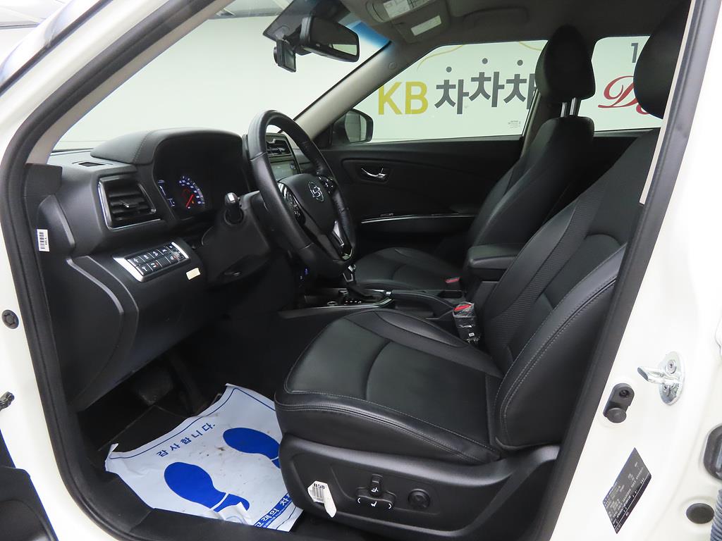 Ssangyong Tivoli - Vista 5