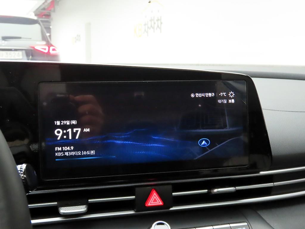 HYUNDAI Avante - Vista 9