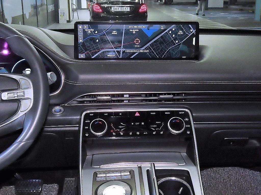 Genesis GV80 - Vista 11