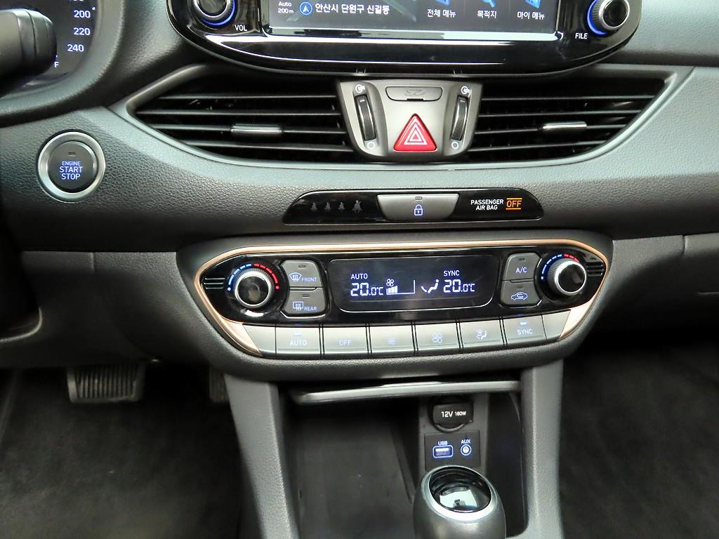 HYUNDAI i30 - Vista 9