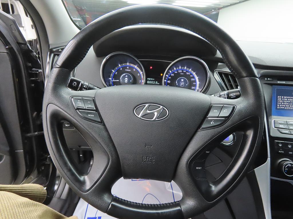 HYUNDAI Sonata - Vista 8