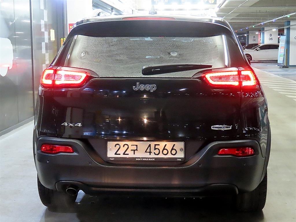 Jeep Cherokee - Vista 5