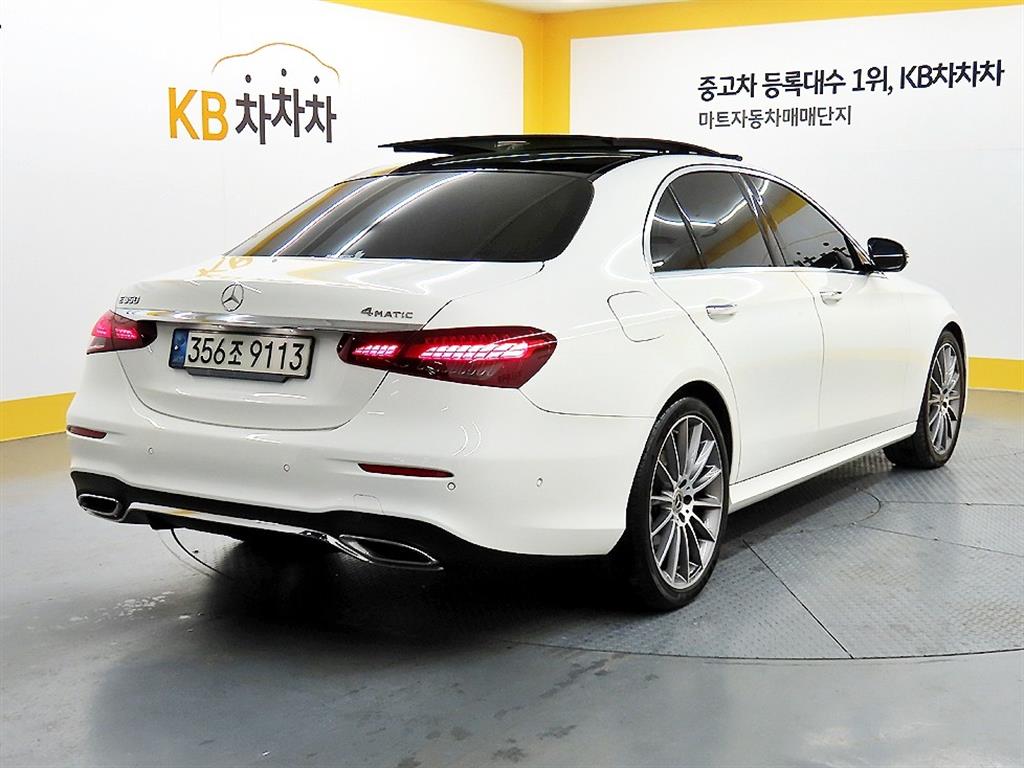 Mercedes Benz E class - Vista 4