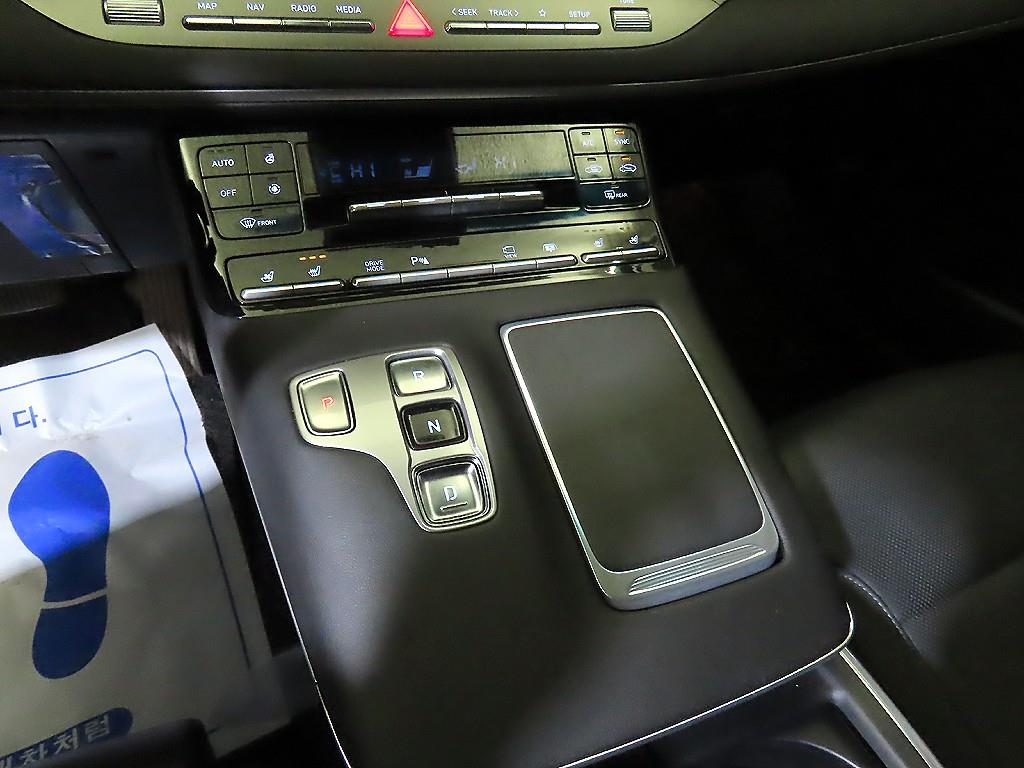 HYUNDAI Grandeur - Vista 12